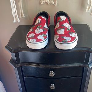 🔥🔥😍Cute White Rose Red Van